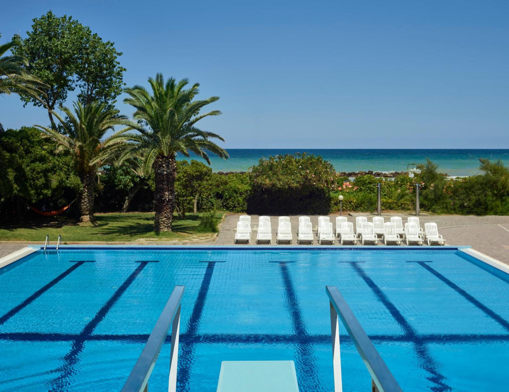 Serena Majestic Hotel Монтесильвано Экстерьер фото