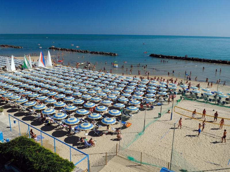 Serena Majestic Hotel Монтесильвано Экстерьер фото